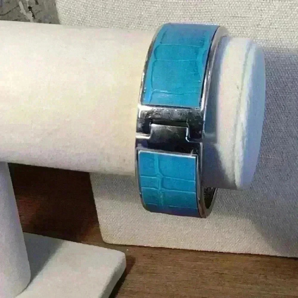 Blue and Silver Leather Clamper Braclet - Picture 4 of 6